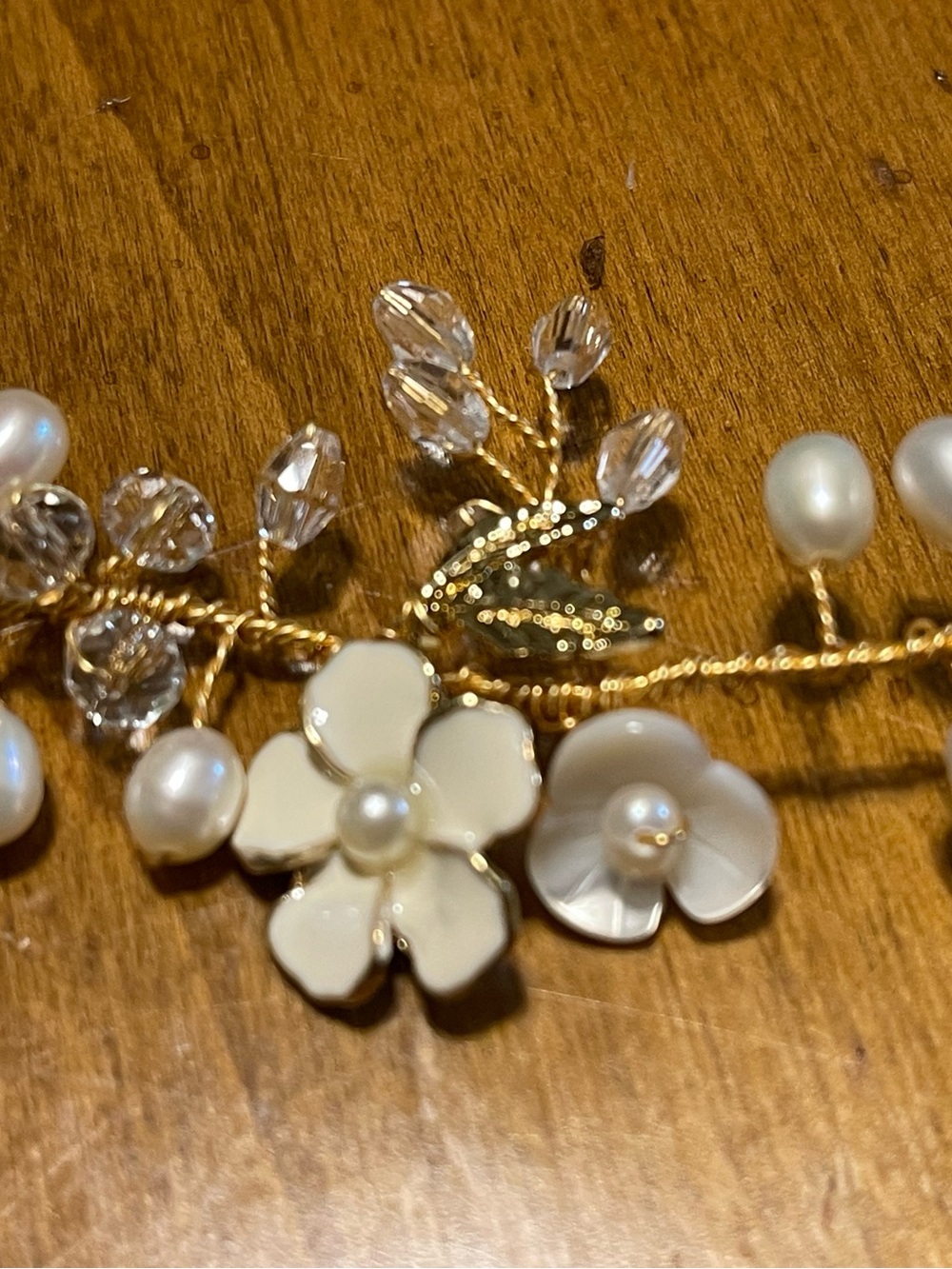 Delicate Floral Pearl Hair Vine with Gold Accents